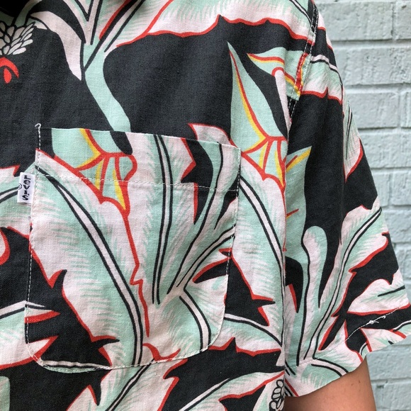 Levis Linen Black Mint Palm Button-Up Sold-out - Picture 3 of 6